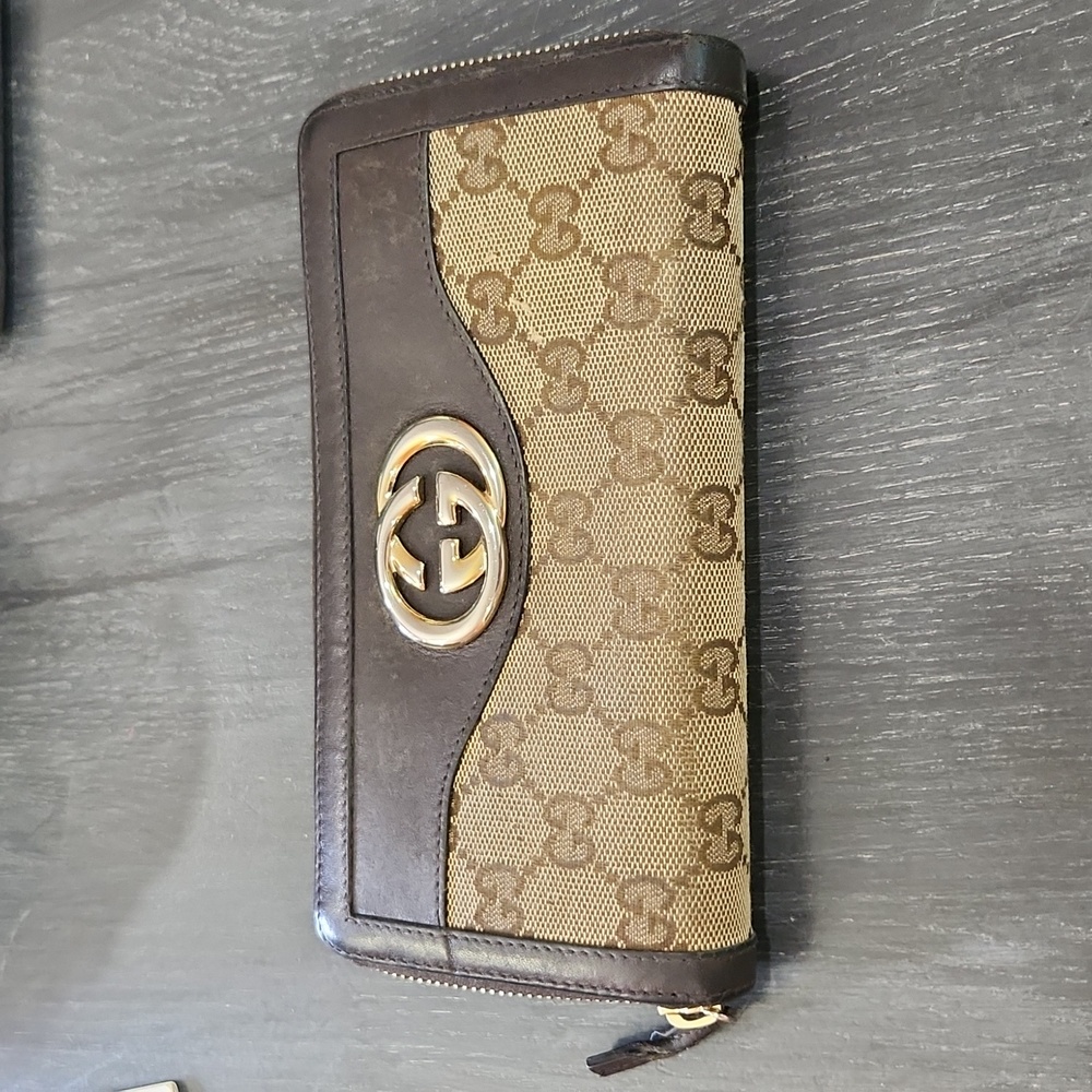 Gucci wallet